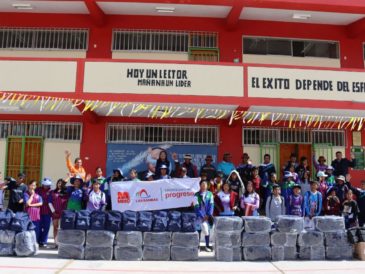 Más de 3,700 alumnos de 21 comunidades reciben kits escolares de Las Bambas
