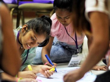 Ofrecen becas para jóvenes interesados en carreras técnicas