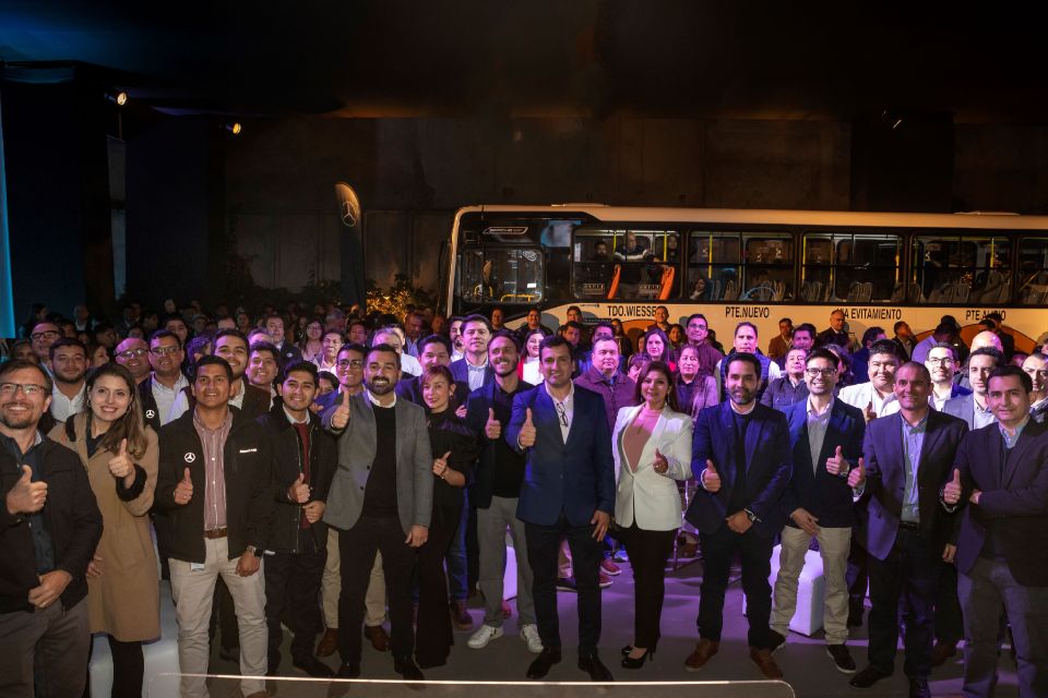 Divemotor lanza “Mercedes On Tour Buses y Vans" en Lima