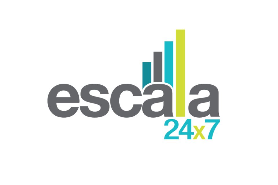 ESCALA 24X7 IMPULSA LA TRANSFORMACIÓN DIGITAL DE PYMES EN LATINOAMÉRICA CON LA COMPETENCIA AWS SMB Escala 24x7, consultora premier en la nube de Amazon Web Services (AWS), obtiene la competencia AWS Small and Medium Business (SMB), demostrando su compromiso con la transformación digital de las pequeñas y medianas empresas en Latinoamérica. Esta certificación respalda su experiencia en soluciones cloud personalizadas para superar los desafíos de las PYMES y aprovechar el potencial de la nube para impulsar su crecimiento y eficiencia. Lunes, 12 de agosto de 2024 Según Gartner, para el 2028 la nube se convertirá en una necesidad empresarial y para el 2024, el 65,9% de las empresas en Latinoamérica utilizarán servicios en la nube. Una tendencia que aplica para todo tipo de empresas, de todos los tamaños y sectores. Ya son muchas las pequeñas y medianas empresas que han iniciado su viaje hacia la nube por los enormes beneficios que esta tecnología les ofrece para impulsar su crecimiento, mejorar su eficiencia operativa y aumentar su competitividad. Entendiendo esta necesidad y las enormes oportunidades que ofrece la nube para PYMES, Escala 24x7, con un enfoque centrado en las necesidades específicas de este segmento, ayuda a pequeñas y medianas empresas a acelerar su transformación digital, optimizando costos, escalando sus operaciones de manera eficiente y mejorando sus posturas de seguridad. Amazon Web Services (AWS) está enfocado en ofrecer soluciones escalables, flexibles y rentables, tanto a nuevas empresas como a empresas globales. Para respaldar la perfecta integración e implementación de estas soluciones, el programa de competencias de AWS ayuda a los clientes a identificar socios de AWS con amplia experiencia y conocimientos en la industria. Tras un arduo proceso de auditoría donde un equipo especializado de AWS analizó los estándares de calidad y el conocimiento técnico de Escala 24x7 para atender las necesidades de las PYMES, Escala 24x7 ha obtenido la Competencia AWS SMB que valida su capacidades, habilidades y experiencia para ofrecer un conjunto integral de servicios especializados, que incluyen: ● Migración y modernización de infraestructura: transición a la nube de manera segura y eficiente, optimizando costos y mejorando la agilidad. ● Seguridad y protección de datos: soluciones robustas para salvaguardar la información crítica de las empresas, garantizando la continuidad del negocio y el cumplimiento normativo. ● Almacenamiento y análisis de datos: Optimización de los datos para la toma de decisiones estratégicas basadas en información precisa y en tiempo real. ● Inteligencia artificial y aprendizaje automático: tecnologías innovadoras para optimizar procesos, mejorar la eficiencia operativa y generar valor agregado. ● Recuperación ante desastres: diseño e implementación de estrategias de respaldo y recuperación para garantizar la continuidad del negocio en caso de eventos inesperados. ● Aplicaciones empresariales SaaS: acceso a soluciones de contabilidad, gestión de recursos humanos, servicio al cliente y otras herramientas esenciales para el crecimiento empresarial. "Obtener la competencia AWS SMB refuerza nuestro compromiso de ser un aliado estratégico para las PYMES en su camino hacia la transformación digital", afirmó Héctor Sandoval, Líder de Ingeniería de Escala 24x7. "Nuestras soluciones, alineadas con el AWS Well-Architected Framework, permiten a las empresas de todos los tamaños aprovechar todo el potencial de la nube de AWS para impulsar su crecimiento, eficiencia e innovación". ¿Por qué una PYME busca un partner con la competencia SMB? Una PYME que está pensando en migrar a la nube o ya lo ha empezado a hacer, encuentra en un partner con la competencia SMB a un aliado estratégico que le brinda conocimiento, experiencia y el soporte necesario para aprovechar al máximo los beneficios de la nube, como por ejemplo: ➔ Toma de decisiones estratégicas más informadas: Basadas en datos precisos y en tiempo real. ➔ Acceso a innovaciones tecnológicas: Para mejorar la competitividad y diferenciación en el mercado. ➔ Adaptabilidad y escalabilidad: Para responder a las cambiantes demandas del mercado y crecer de manera sostenible. ➔ Reducción de costos y optimización de recursos: Aprovechando la flexibilidad y eficiencia de la nube. ➔ Mayor seguridad y protección de datos: Minimizando riesgos y garantizando la continuidad del negocio. Con más de 1.000 implementaciones exitosas en compañías de Latinoamérica, Escala 24x7 se ha consolidado como un socio de confianza para las PYMES que buscan acelerar su crecimiento y éxito en la era digital. La obtención de la competencia AWS SMB se suma a otras 12 competencias en áreas críticas que ya posee la consultora, como Migration Services, Security Services, Financial Services, DevOps, Data & Analytics, Digital WorkSpaces, Energy, Sap on AWS, L1 MSSP Services, Public Safety and Disaster Response, Cloud Operations y Resiliencia, lo que demuestra su amplio conocimiento y experiencia en diversas áreas de la tecnología en la nube. Acerca de Escala 24x7 Escala 24x7 es una empresa aceleradora de iniciativas en la nube, ganadores del premio Partner del año AWS por dos años consecutivos 2022 y 2023, con +11 años de experiencia, 13 competencias y 14 reconocimientos AWS, 28 soluciones disponibles en el AWS Marketplace, clientes en 19 países, un equipo de profesionales con +300 certificaciones y +1.000 implementaciones exitosas en compañías en Latinoamérica. Expertos en el diseño, implementación, operación, soporte y optimización de ambientes en Amazon Web Services (AWS), garantizando la agilidad, la seguridad y el ahorro en los servicios que brindan a sus clientes. Más que proveedores de servicios en la nube, son aliados de crecimiento, innovación y transformación para las organizaciones.