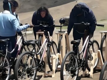 Estudiantes de UTEC crean bicicleta que genera electricidad con la rotación de las llantas