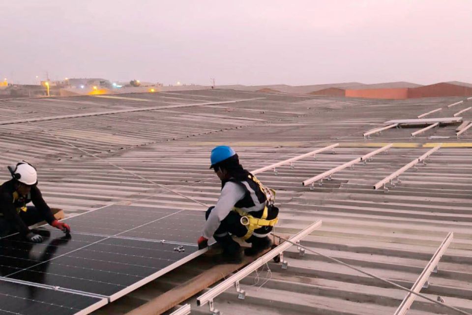 Solgas implementa la planta solar de autoconsumo más grande del sector Logístico en Perú