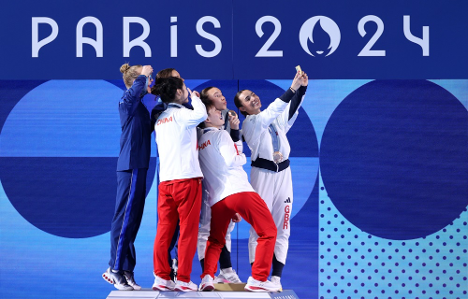 París 2024: Los medallistas comparten sonrisas de campeones con el Galaxy Z Flip6 Olympic Edition en sus primeros Selfies de la Victoria