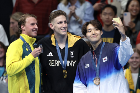 París 2024: Los medallistas comparten sonrisas de campeones con el Galaxy Z Flip6 Olympic Edition en sus primeros Selfies de la Victoria