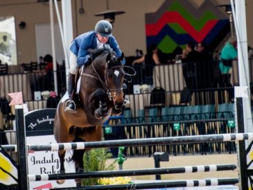 Campeón Nacional Argentino entrena a equitadoras peruanas