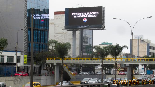 ANUNCIOS QUE DESAFÍAN PROBLEMÁTICAS 