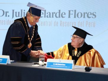 USIL otorga el doctorado honoris causa al Dr. Julio Velarde