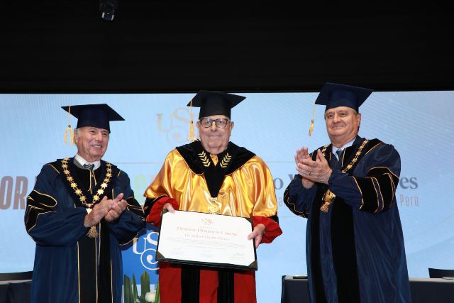 USIL otorga el doctorado honoris causa al Dr. Julio Velarde