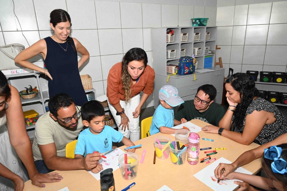 ¿Cómo ayudar a tus hijos a construir una relación sólida con sus profesores?