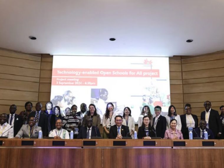Escuelas Abiertas de la UNESCO y Huawei