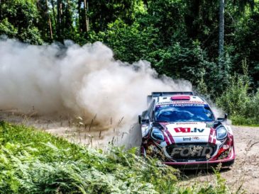 Ford compitió en el Campeonato Mundial de Rally