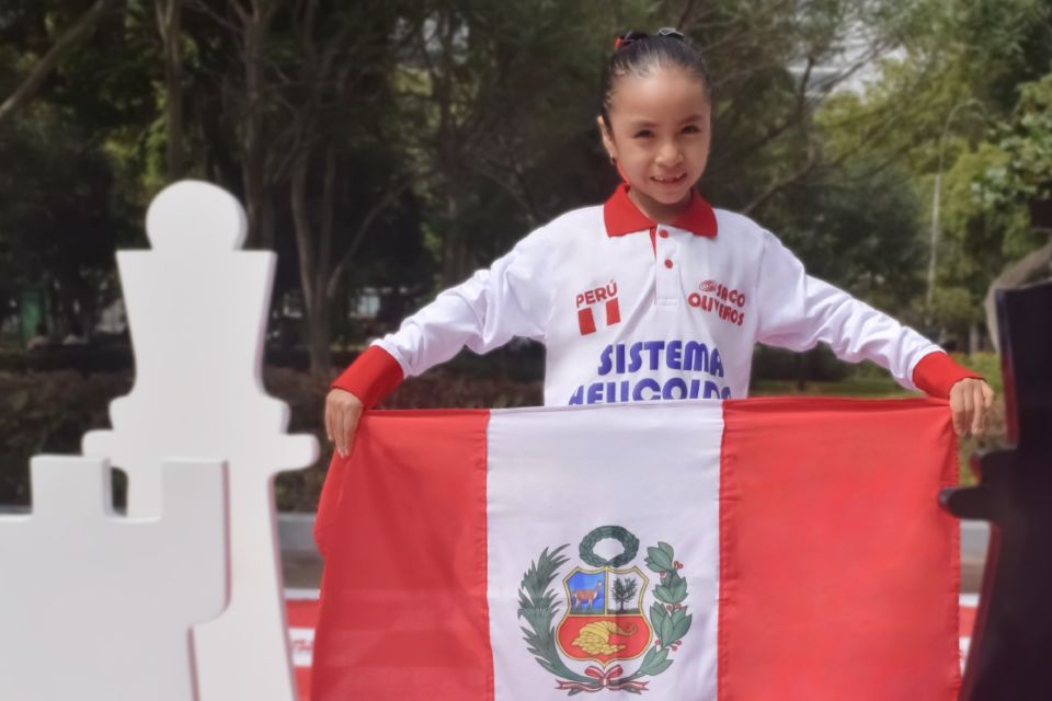 Peruana de 7 años logra