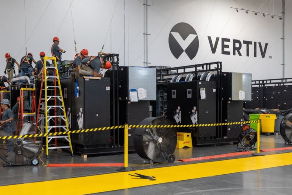 Vertiv inaugura nueva planta de fabricación de soluciones de infraestructura