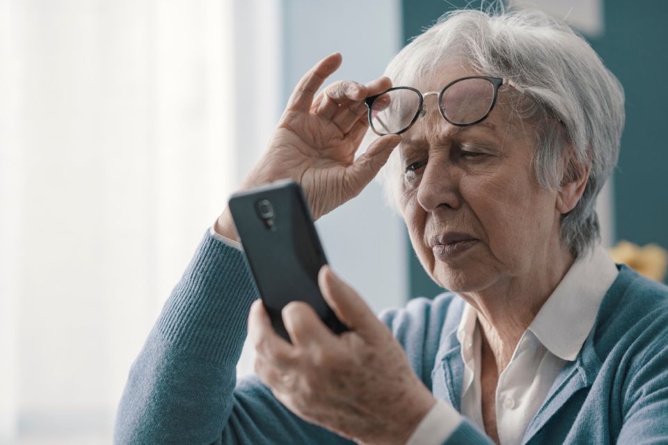 caídas en adultos mayores se debe a problemas de visión