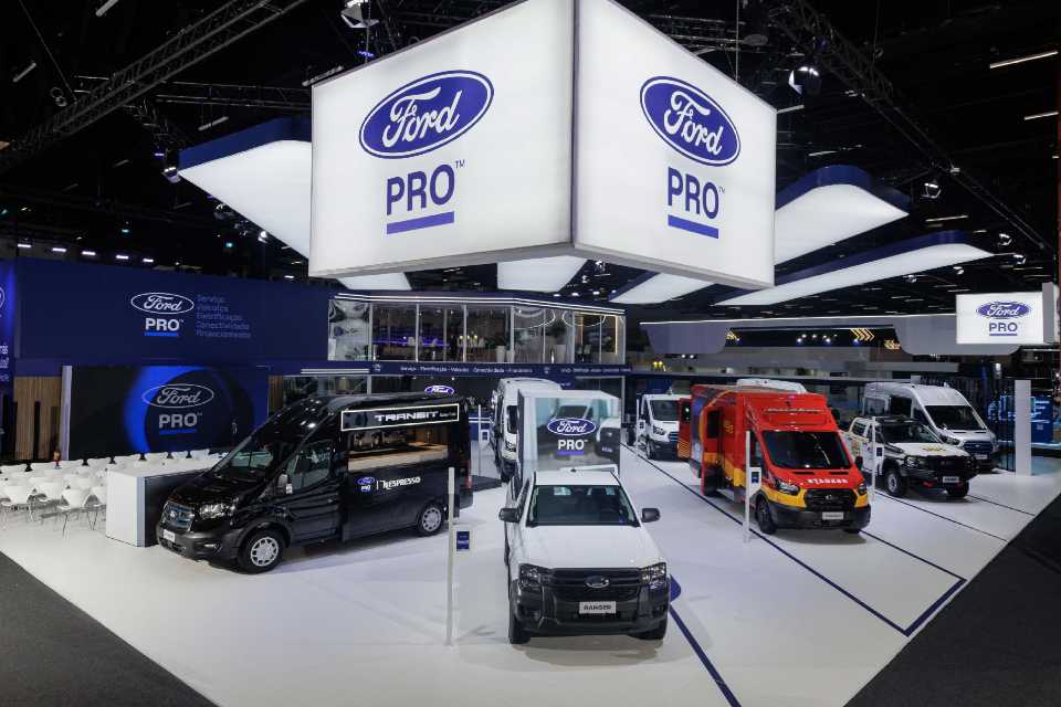 Ford continúa expandiendo