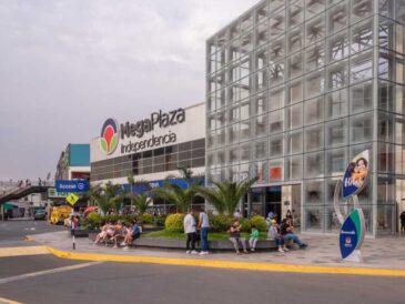 MegaPlaza y Larcomar