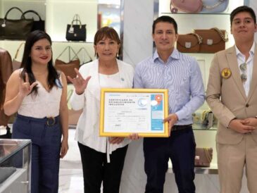 Renzo Costa inaugura primera tienda inclusiva