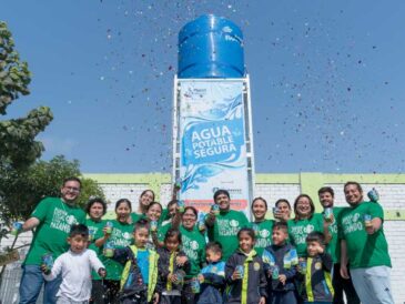 Starbucks y Planet Water Foundation se unen