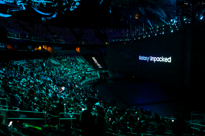 interior de Galaxy Unpacked 2025