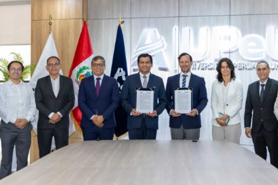 Ceplan y la UPeU firman convenio para impulsar la planificación estratégica y el desarrollo del país