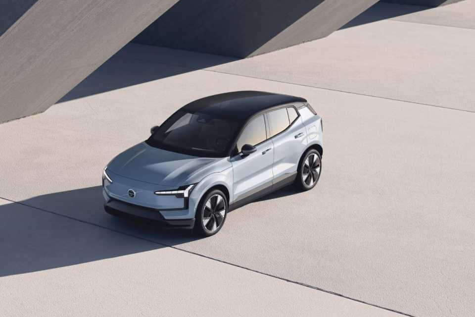 Volvo cierra 2024 como líder en electrificación