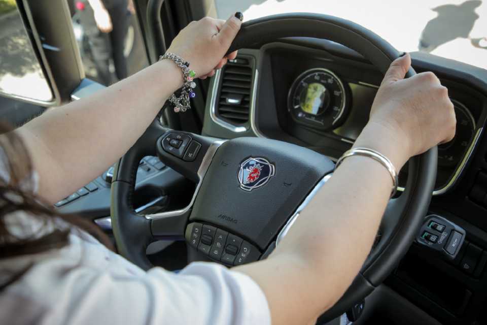 conductoras de camiones en Perú