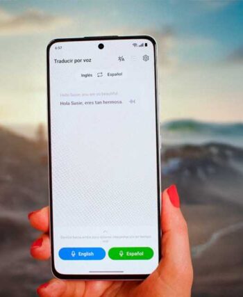 El OPPO Reno13 F traduce tus conversaciones en tiempo real