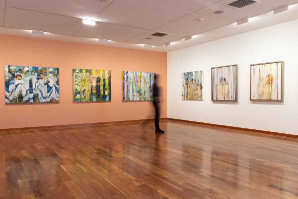 Exposición individual de Elke McDonald en el BRITÁNICO de Miraflores