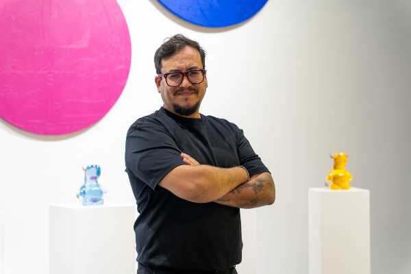 El universo de “Gummy Quimo’s” en galería Índigo: una exposición que transforma la escultura en dulzura emocional