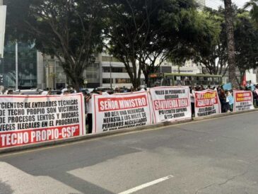 Ministerio de Vivienda se comprometió a seguir construyendo