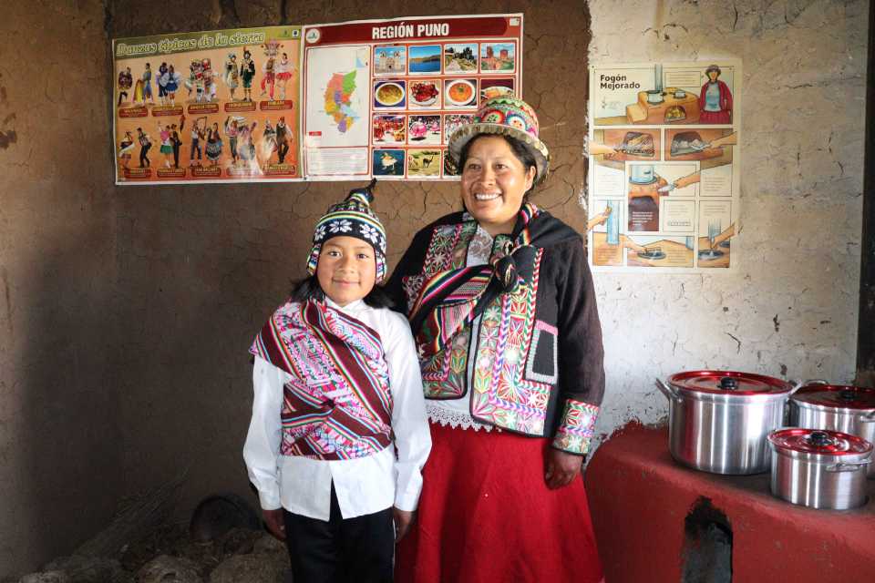 BRITÁNICO y la ONG Kusimayo combaten el frío en Puno