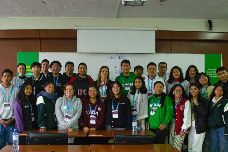 Cirion Technologies en el CADE Universitario 2025