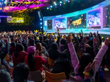 Comet Fest 2025 inspira a 20,000 jóvenes peruanos a construir su futuro académico