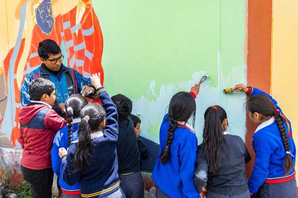 EL LUGAR QUE IMAGINAMOS: Proyecto mural comunitario