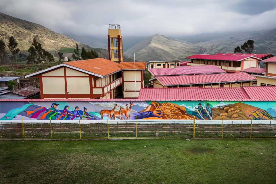 EL LUGAR QUE IMAGINAMOS: Proyecto mural comunitario