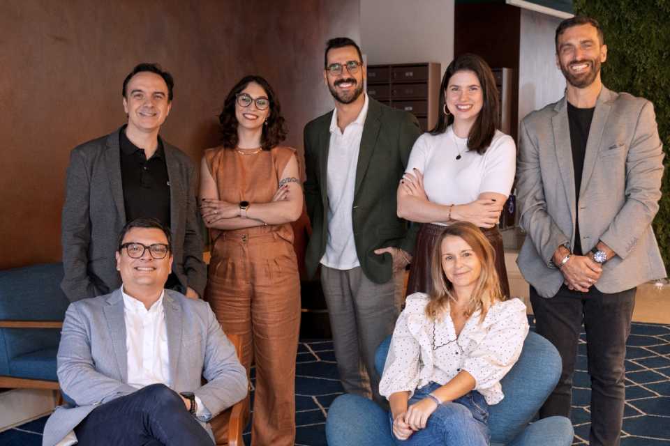 LLYC adquiere Digital Solvers