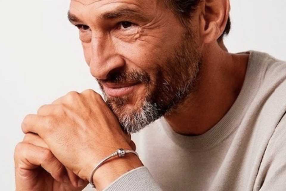 Papás con estilo: descubre la guía Pandora para este Día del Padre