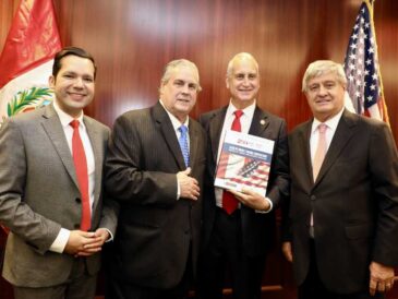 Libro por los 200 años de relaciones diplomáticas entre Perú y Estados Unidos