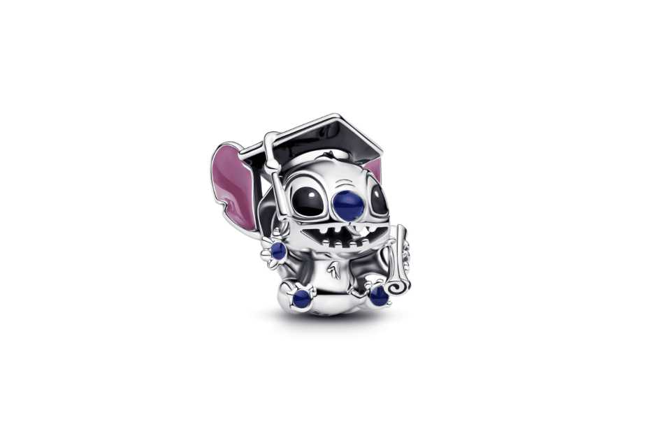 Stitch se gradúa contigo: el nuevo charm de Pandora para celebrar logros inolvidables