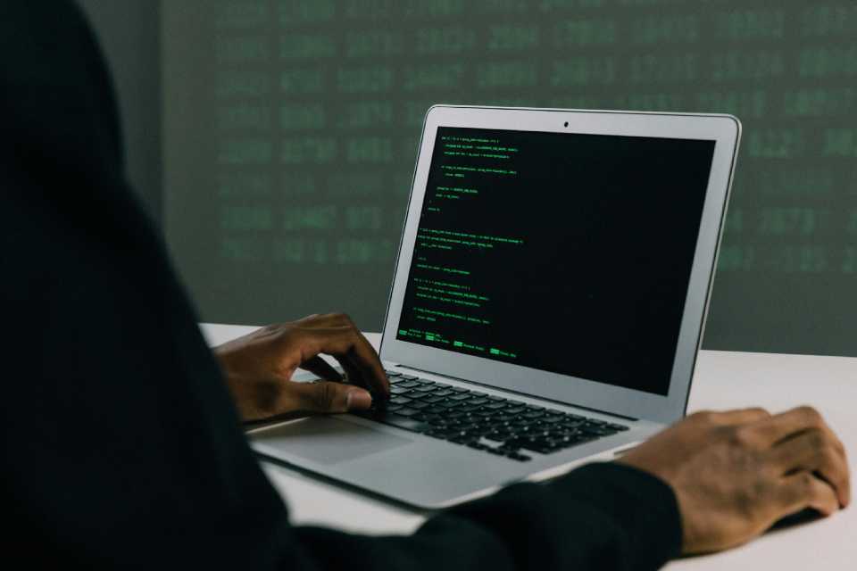 VT Markets refuerza la ciberseguridad de traders peruanos