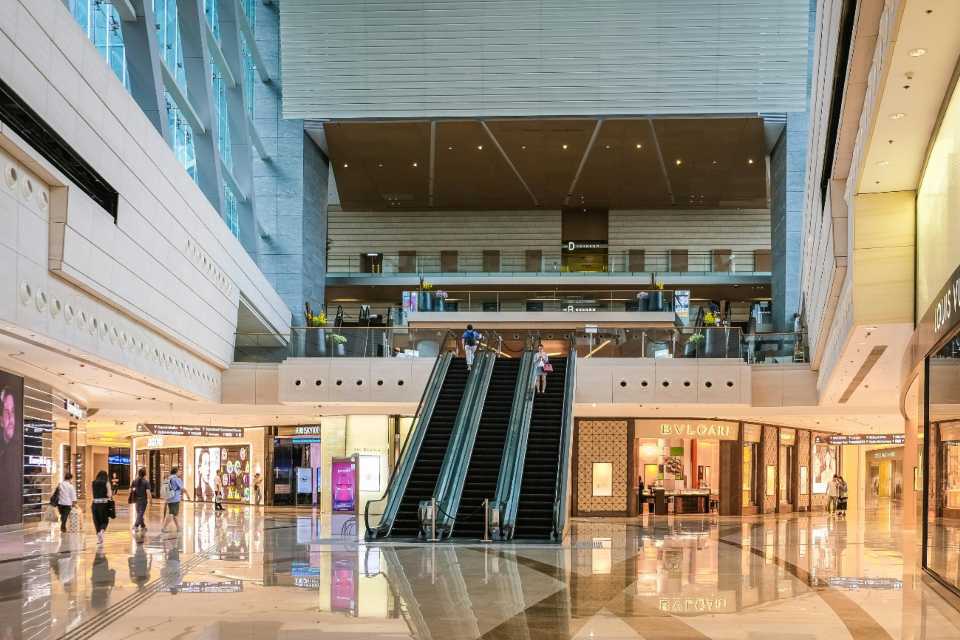 ¿Nuevos centros comerciales en Perú generan más empleo?