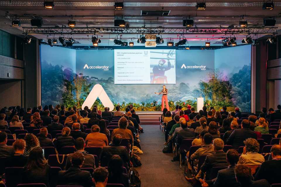 ¿Tienes una solución que puede cambiar el mundo? La Aceleradora 100+ busca startups con propósito