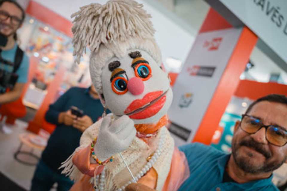 Celebra Fiestas Patrias en la FIL Lima 2025