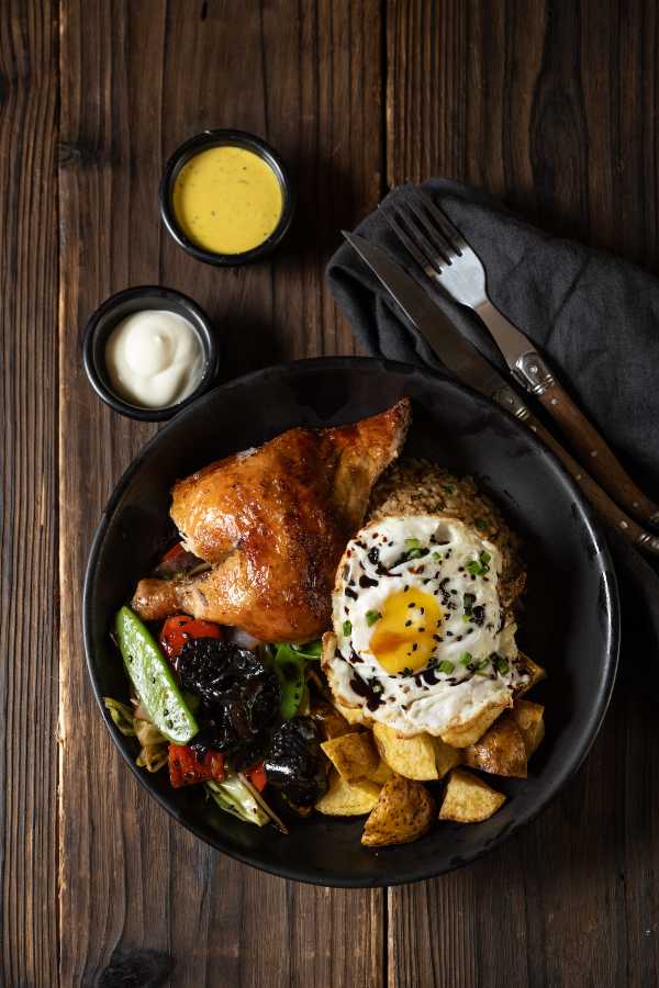 ¿Pollo a la brasa con sabor chifa? Conoce la fusión que propone La Leña con el “Chifero único”