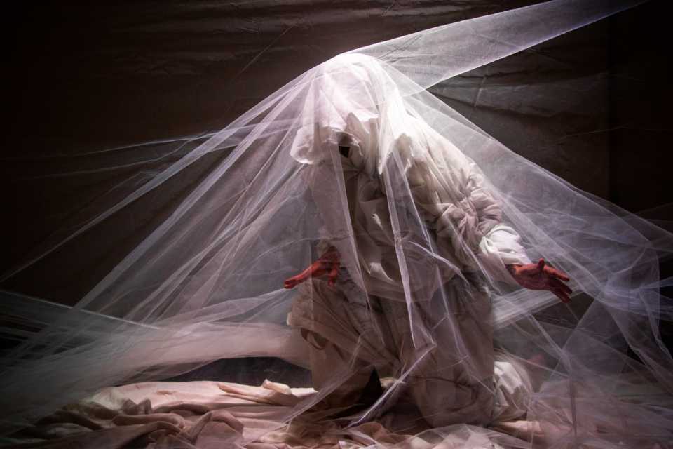 La Caída del Cielo en el Teatro de la Alianza Francesa