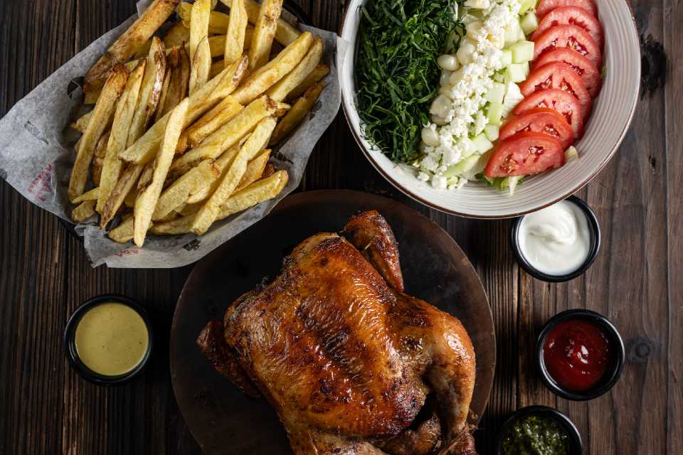 La Leña revalora insumos peruanos para su pollo a la leña