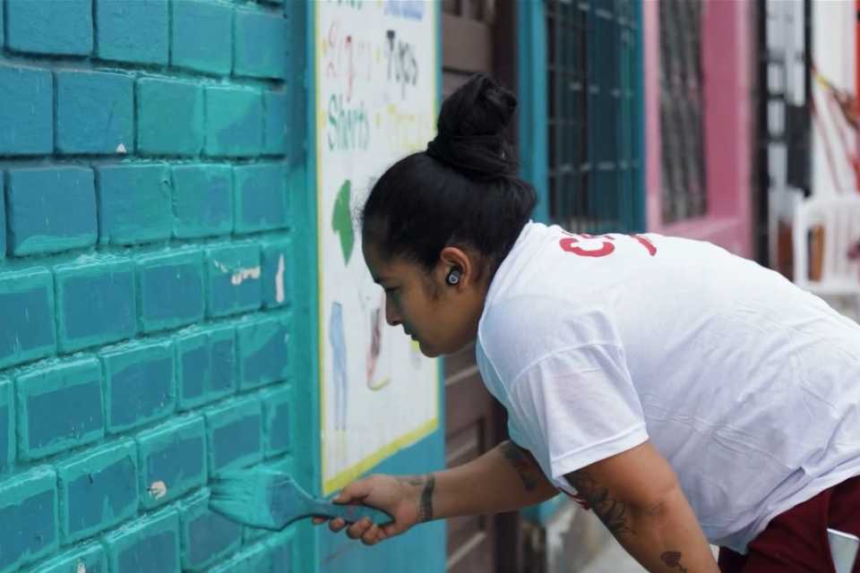“Pinta PE” busca revivir la tradición peruana de pintar las casas