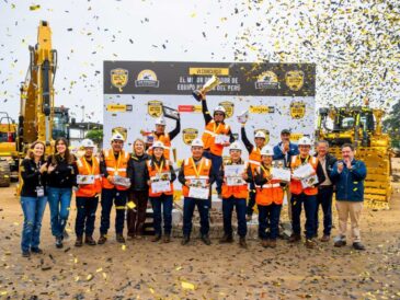 Premian al mejor operador de maquinaria del Perú
