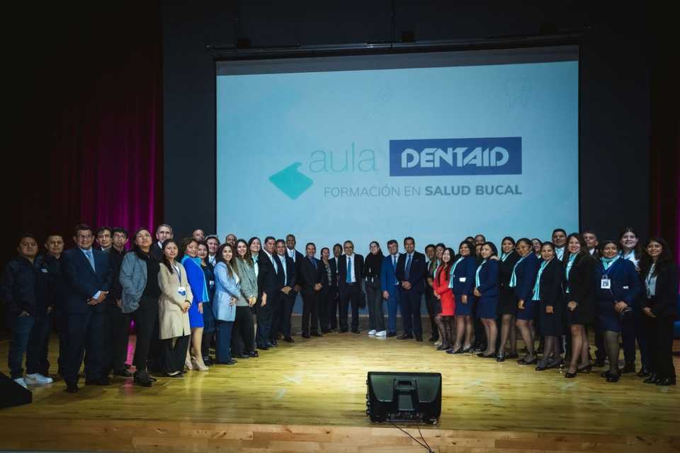 Salud bucal: Expertos internacionales se reunieron en Perú