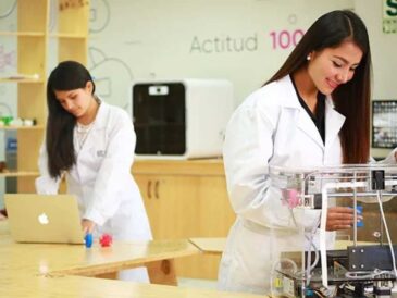 Universidad Continental obtiene 37 premios en certamen de inventos de mujeres en Corea del Sur